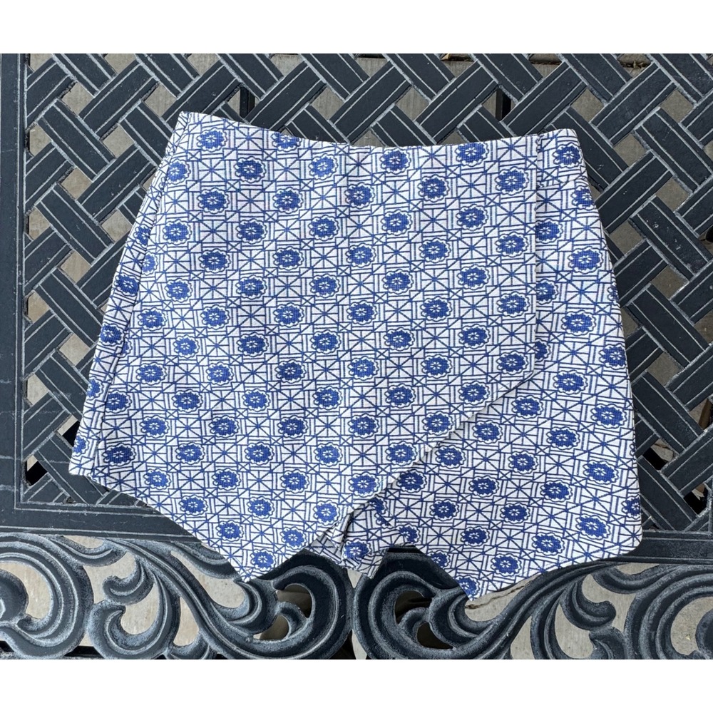GB Blue White Geometric Floral Skort Mock Wrap Mini Skirt Shorts Size 3